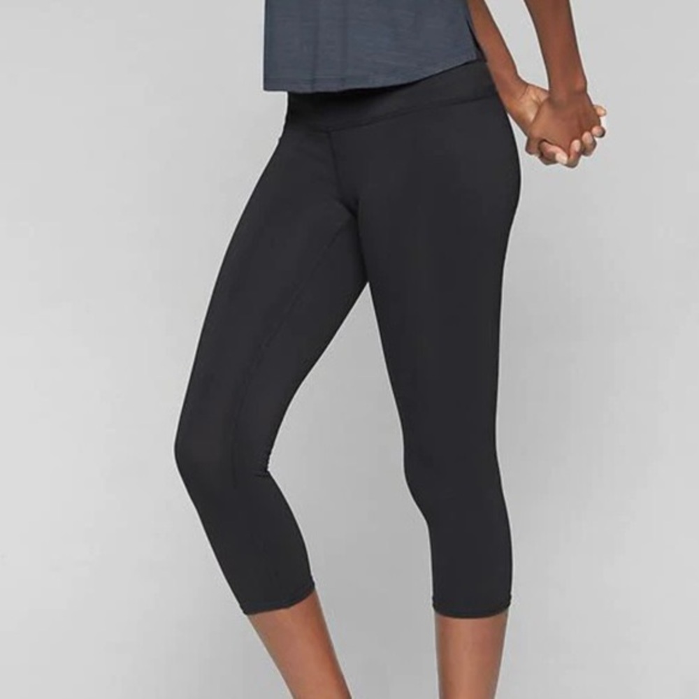 athleta • sonar capri leggings